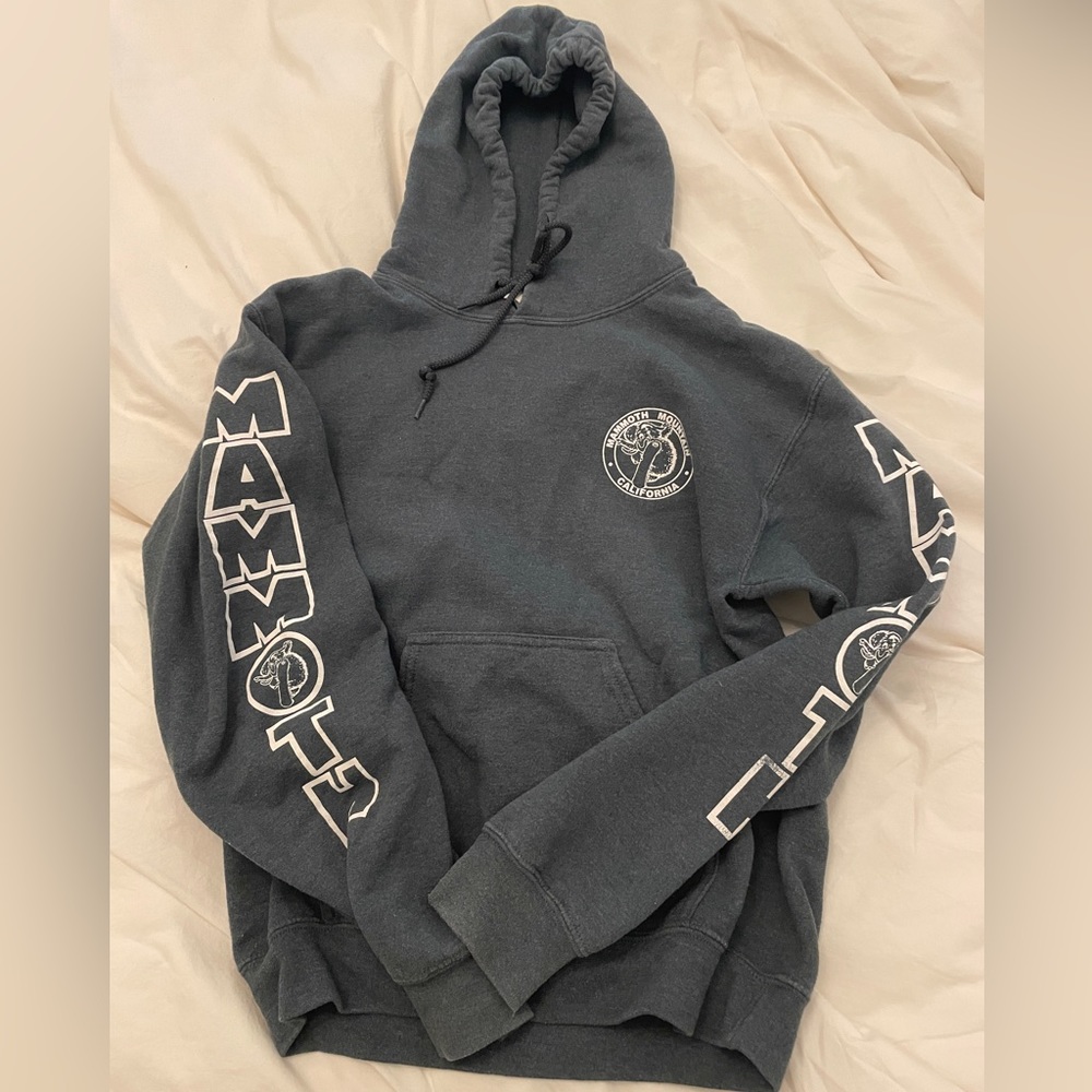 Mammoth Hoodie🤍